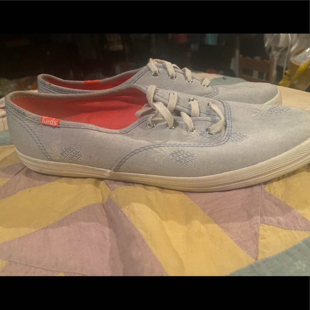 Shoes - Picture 3 of 6